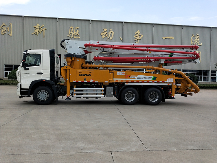 XCMG Schwing 40m China new concrete pump truck HB40V with Sinotruk HOWO chassis price